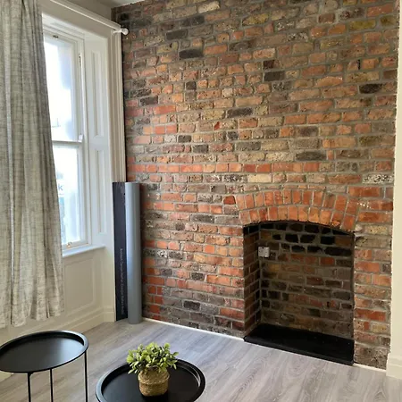 Apartment Spires Entire